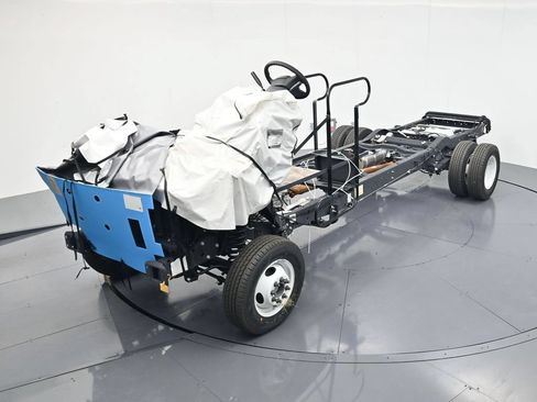 Used 2027 Ford E-350 and Econoline 350 Super Duty w/ Gaseous Engine Prep Package RWD image 26
