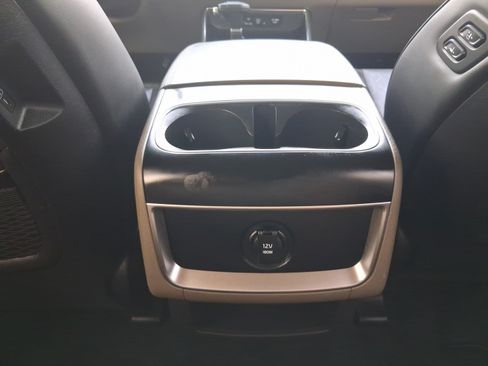 Used 2025 Kia Carnival EX FWD image 23