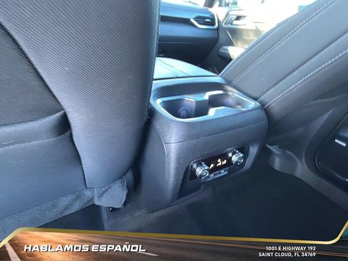 Used 2025 GMC Acadia Elevation image 27