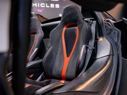 Used 2020 McLaren 720S Spider image 10