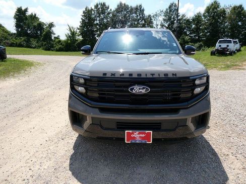 New 2027 Ford Expedition Platinum w/ Stealth Performance Package AWD/4WD image 8