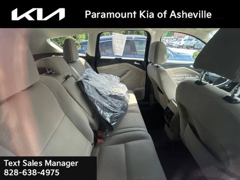 Used 2017 Ford Escape SE w/ Equipment Group 201A AWD/4WD image 8
