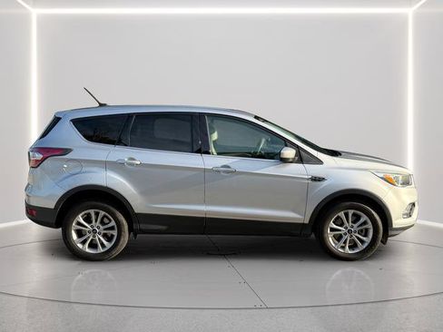 Used 2017 Ford Escape SE image 7