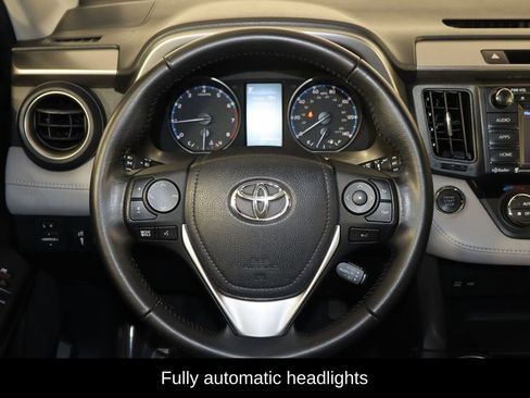 Used 2018 Toyota RAV4 XLE FWD image 7