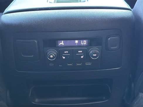 Used 2018 Chevrolet Tahoe Premier image 17