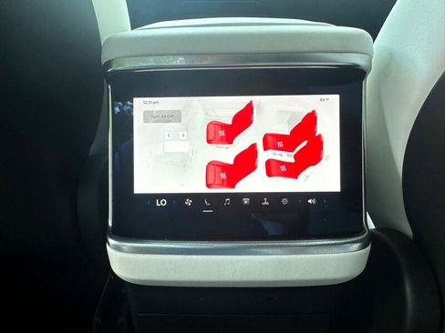 Used 2022 Tesla Model X image 48