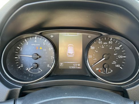 Used 2017 Nissan Rogue Sport SV w/ SV Premium Package image 28