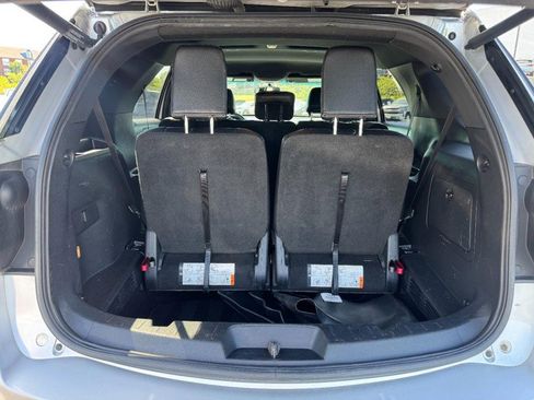 Used 2016 Ford Explorer XLT w/ Equipment Group 202A AWD/4WD image 6