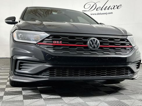 Used 2019 Volkswagen Jetta GLI FWD image 31