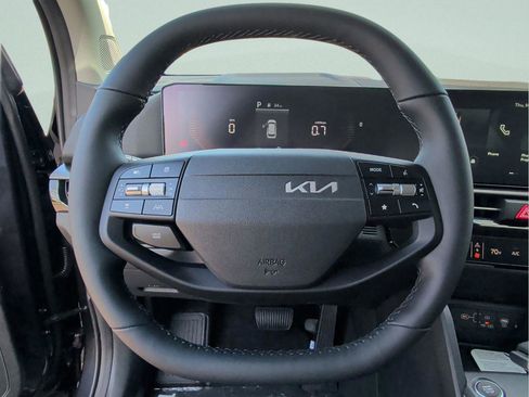 New 2026 Kia Sportage EX FWD image 32