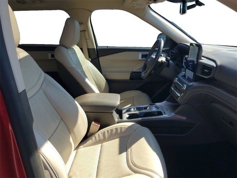 Used 2020 Ford Explorer Platinum w/ Premium Technology Package image 15