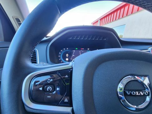 Used 2025 Volvo XC90 B5 Core image 40