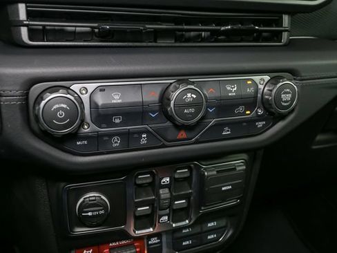 Used 2026 Jeep Gladiator Mojave AWD/4WD image 25