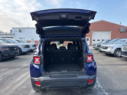 Used 2021 Jeep Renegade Latitude image 9