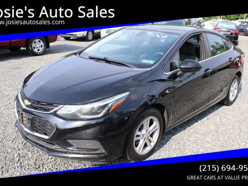Used 2017 Chevrolet Cruze LT w/ Convenience Package FWD image 1