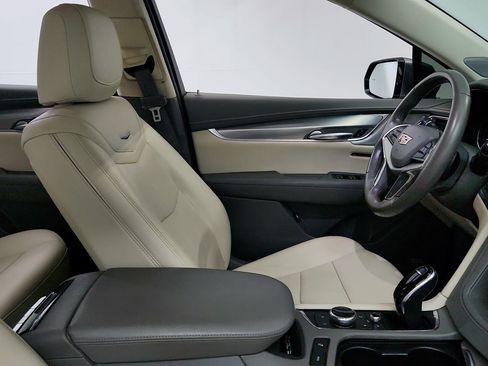 Used 2021 Cadillac XT5 Premium Luxury w/ LPO, Floor Liner Package FWD image 29