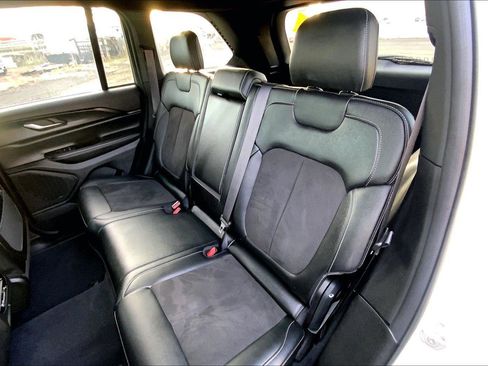 Certified 2023 Jeep Grand Cherokee Altitude image 26