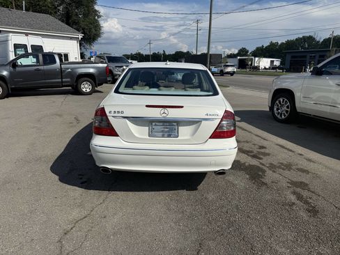 Used 2008 Mercedes-Benz E 350 4MATIC Sedan image 3