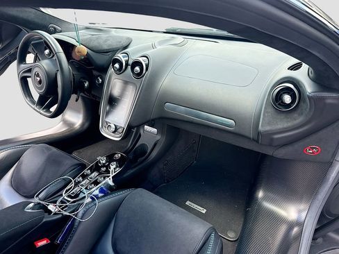 Used 2020 McLaren GT RWD image 29
