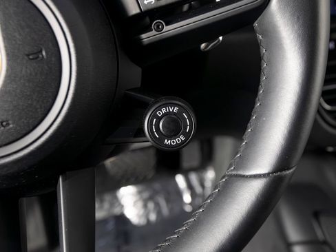 Certified 2023 Porsche Macan S AWD/4WD image 28