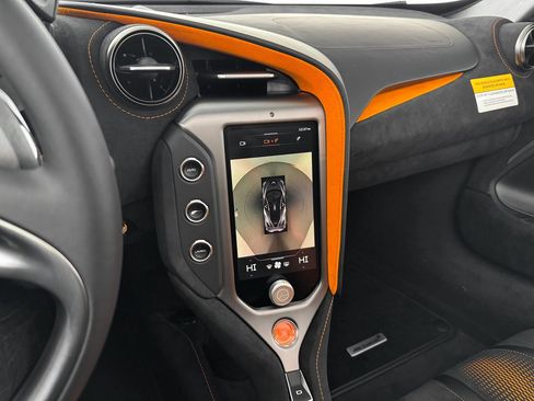Used 2026 McLaren 750S Spider RWD image 31