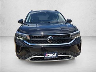 Used 2024 Volkswagen Taos SE video 2