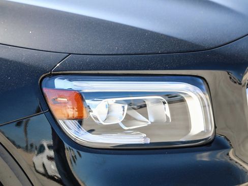 Used 2021 Mercedes-Benz GLB 250 image 8