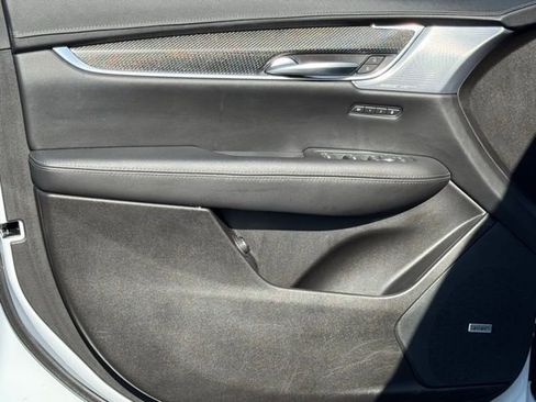 Certified 2023 Cadillac XT5 Sportv w/ Technology Package image 16