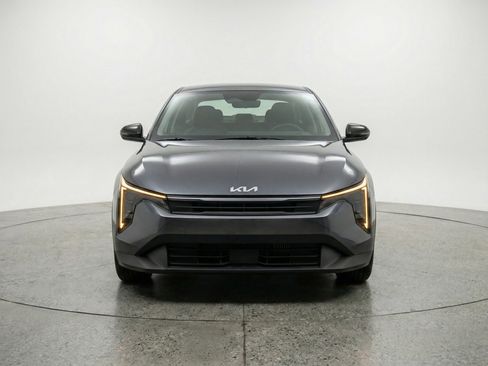 Used 2025 Kia K4 FWD image 2