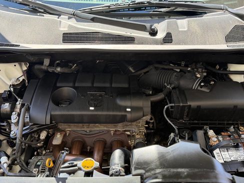 Used 2012 Toyota Highlander FWD image 3