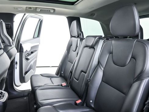 Used 2023 Volvo XC90 B5 Core AWD/4WD image 22