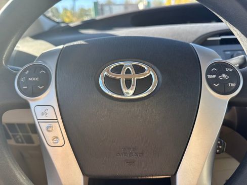 Used 2014 Toyota Prius Four image 36