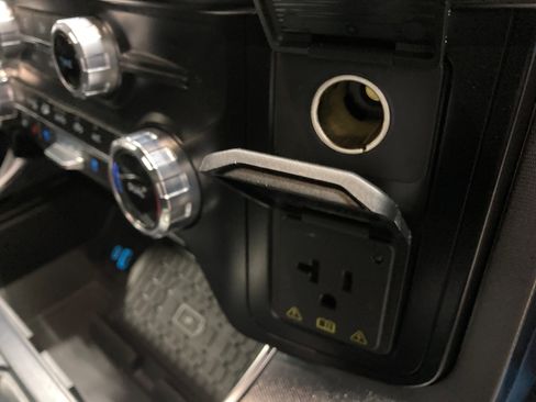 Used 2024 Ford F150 Platinum AWD/4WD image 7