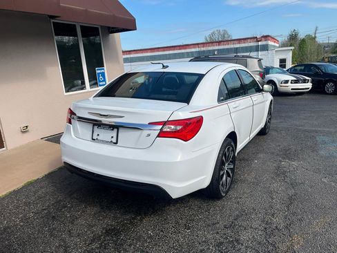 Used 2013 Chrysler 200 Touring w/ S Exterior Appearance Pkg FWD image 6