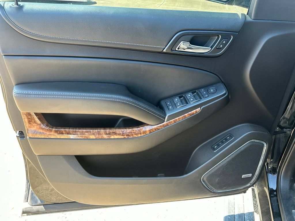 Used 2016 Chevrolet Tahoe LTZ AWD/4WD image 9