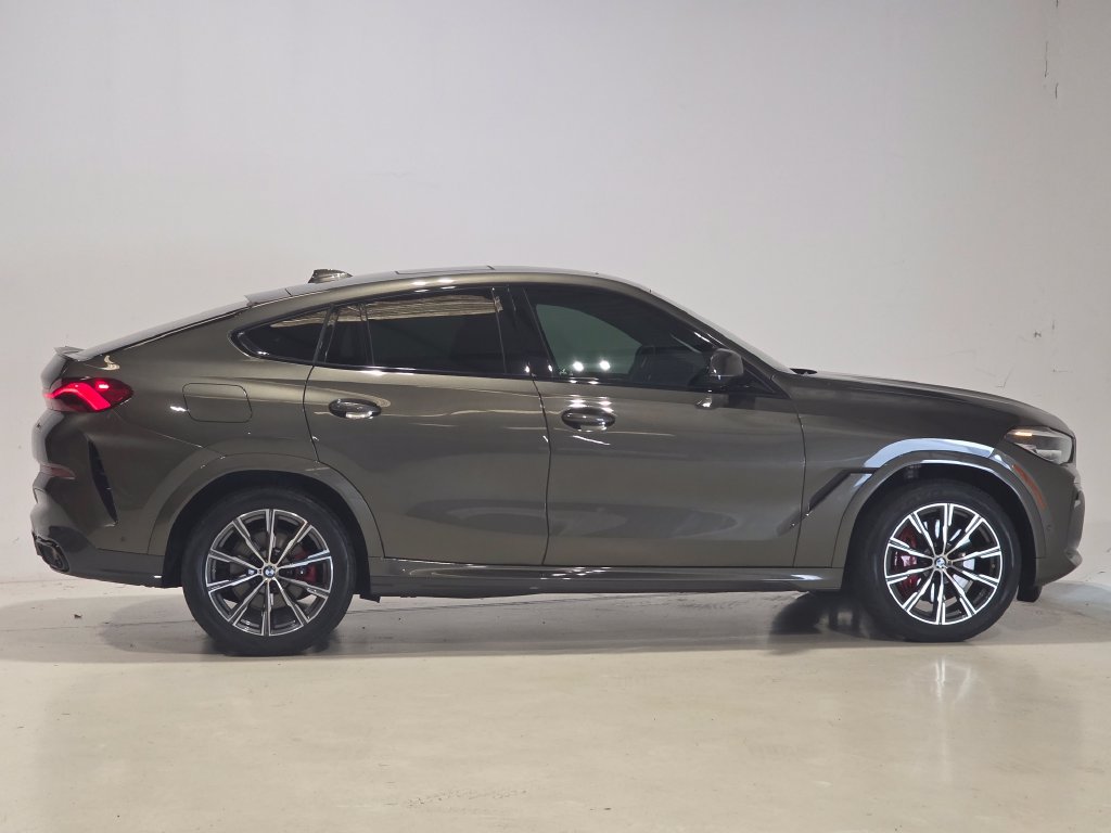 Used 2022 BMW X6 xDrive40i w/ M Sport Package AWD/4WD image 4