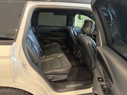 Used 2024 Lincoln Nautilus Reserve w/ Equipment Group 202A image 18