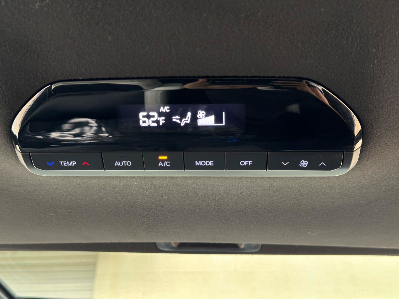 Used 2024 Kia EV9 GT-Line AWD/4WD image 36
