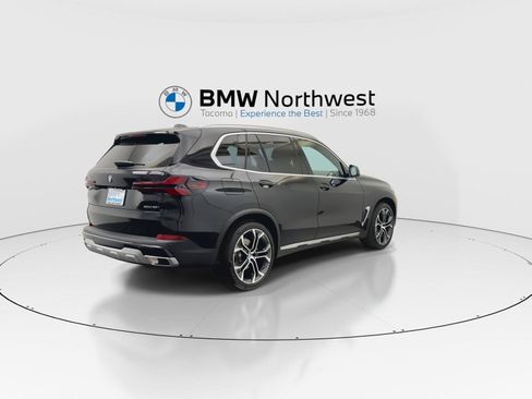 Used 2026 BMW X5 xDrive40i w/ Premium Package AWD/4WD image 3