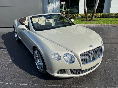 Used 2015 Bentley Continental GT image 19
