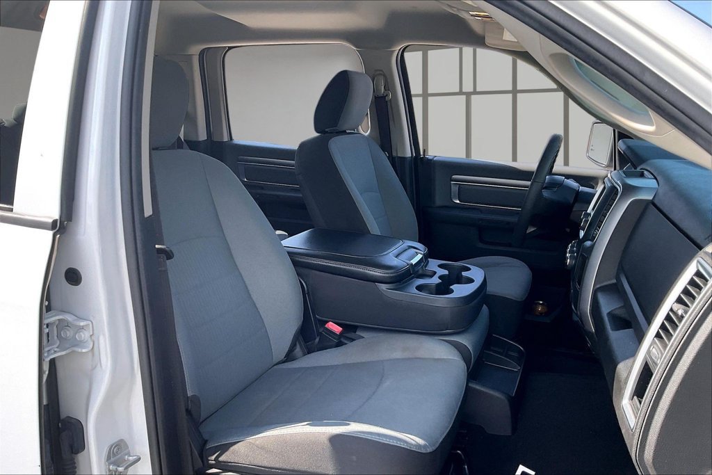 Used 2022 RAM 1500 Classic SLT AWD/4WD image 28