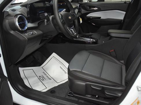 New 2026 Chevrolet Trax LT w/ Driver Confidence Package FWD image 35