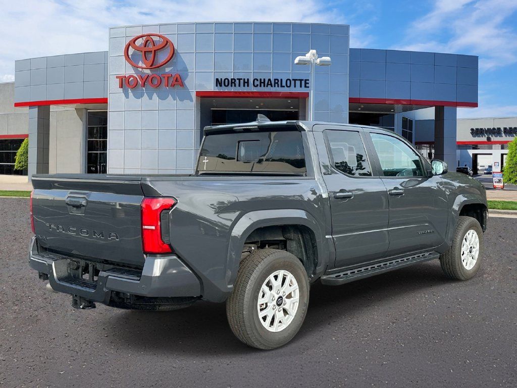 Used 2024 Toyota Tacoma SR5 AWD/4WD image 8