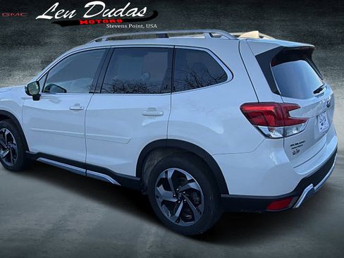 Used 2023 Subaru Forester Touring image 3