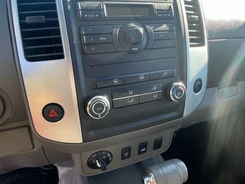 Used 2011 Nissan Frontier SV image 17
