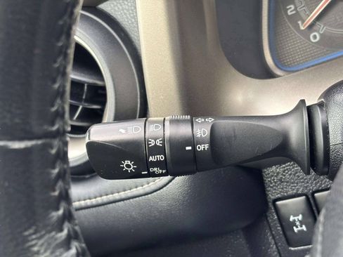 Used 2015 Toyota RAV4 Limited AWD/4WD image 31