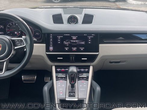 Used 2019 Porsche Cayenne S image 12