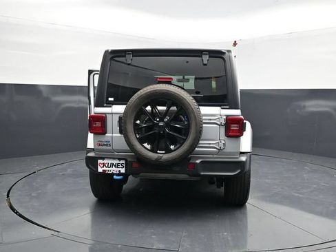 Used 2023 Jeep Wrangler Unlimited Sahara w/ Cold Weather Group AWD/4WD image 8