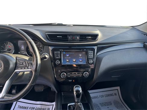 Used 2017 Nissan Rogue Sport SL image 16