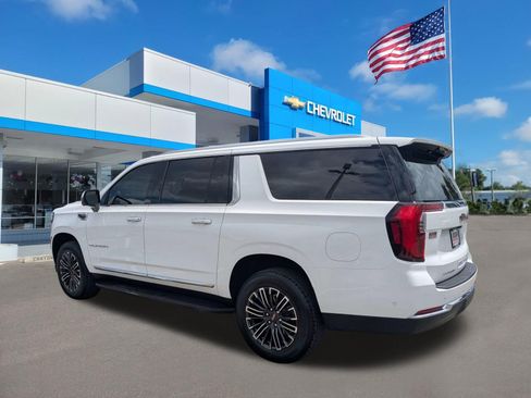 Used 2025 GMC Yukon XL Elevation image 6